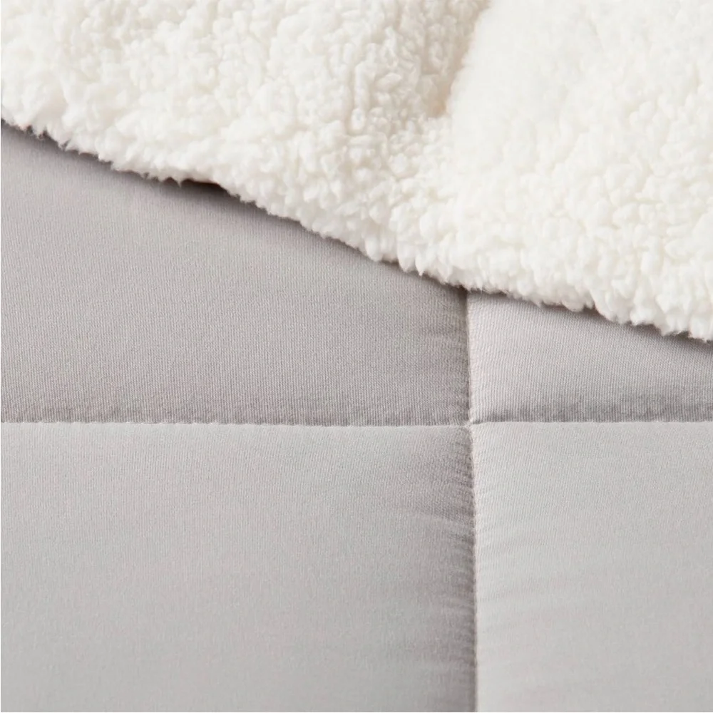 NWT Room Essentials Faux Shearling Microfiber Reversible Comforter